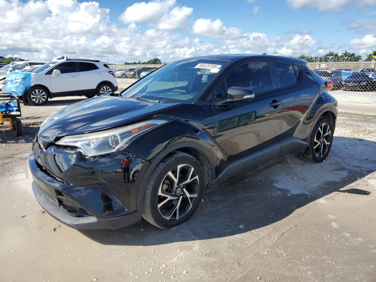 TOYOTA C-HR XLE