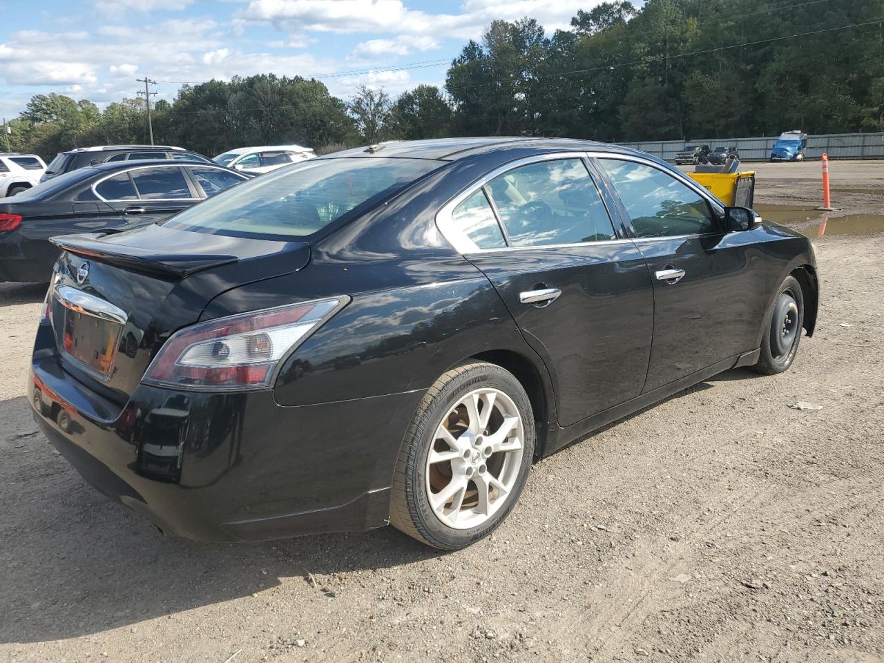 NISSAN MAXIMA S