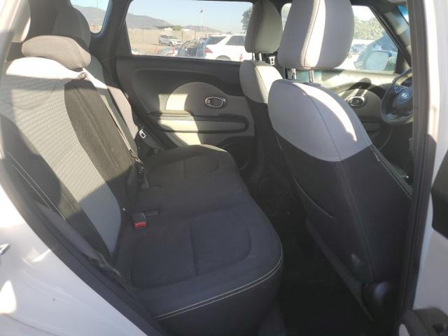 2016 KIA SOUL + KNDJP3A58G7335973