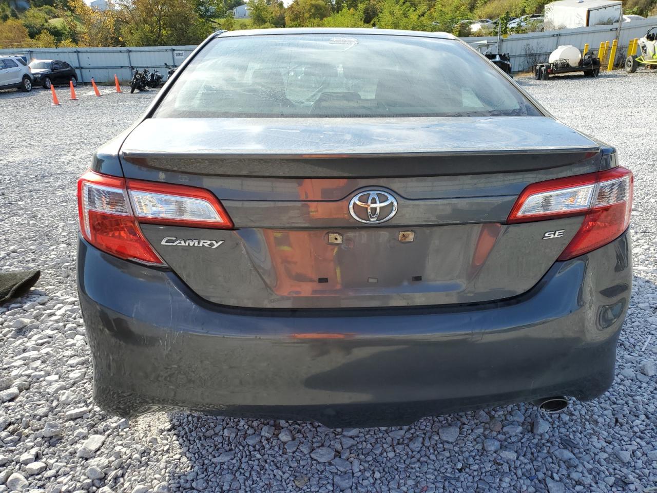 TOYOTA CAMRY BASE