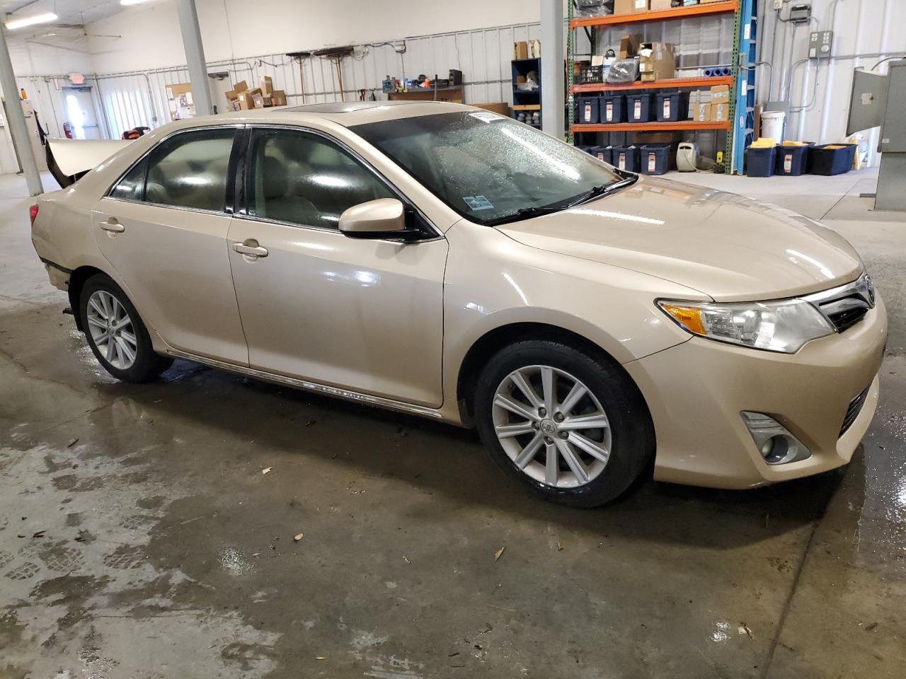 TOYOTA CAMRY BASE