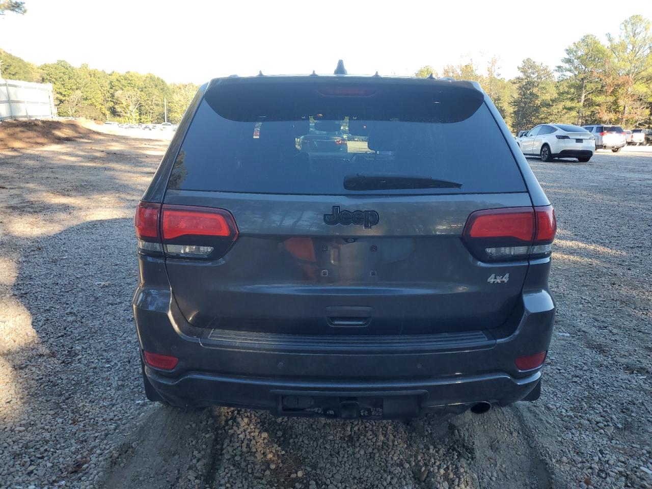 JEEP GRAND CHEROKEE LAREDO