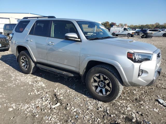 2020 TOYOTA 4RUNNER SR - JTEBU5JR6L5799664