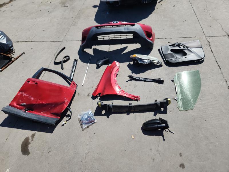 2015 TOYOTA RAV4 LE - JTMZFREV0FJ055534