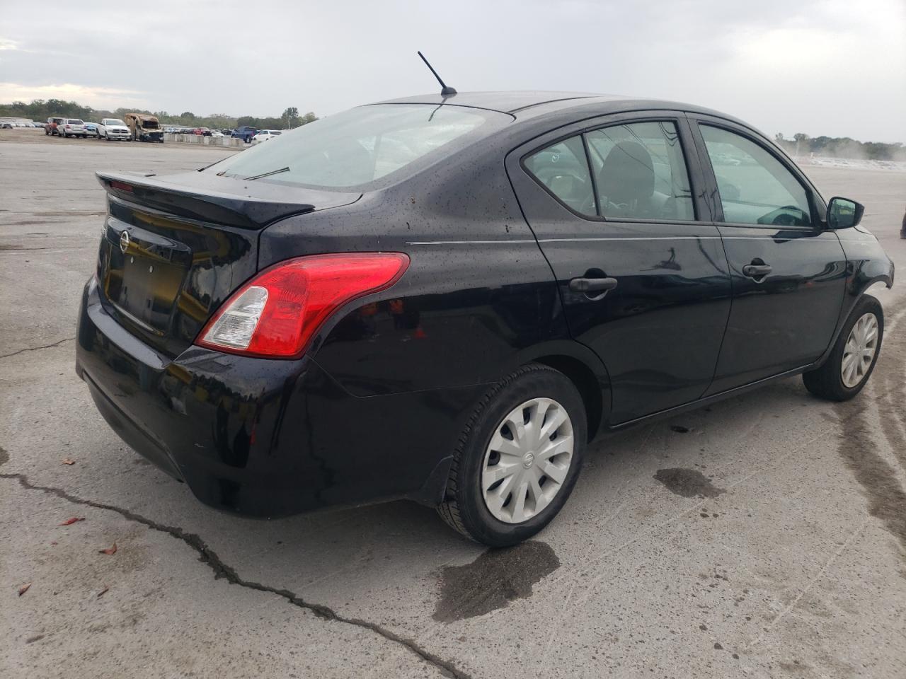 NISSAN VERSA S