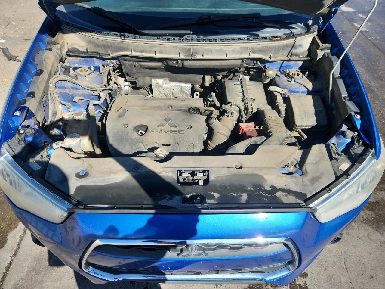 MITSUBISHI OUTLANDER ES