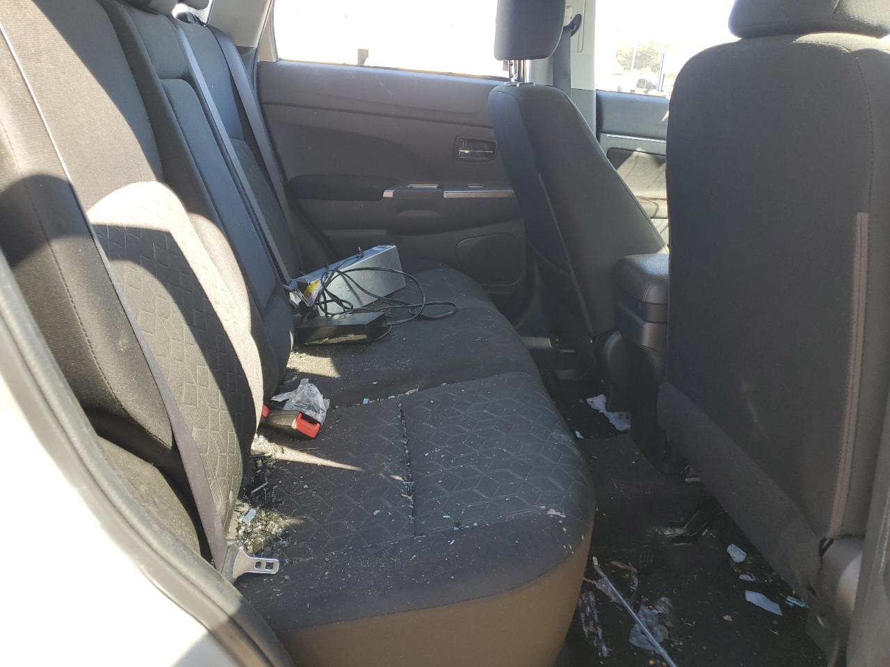 MITSUBISHI OUTLANDER SE