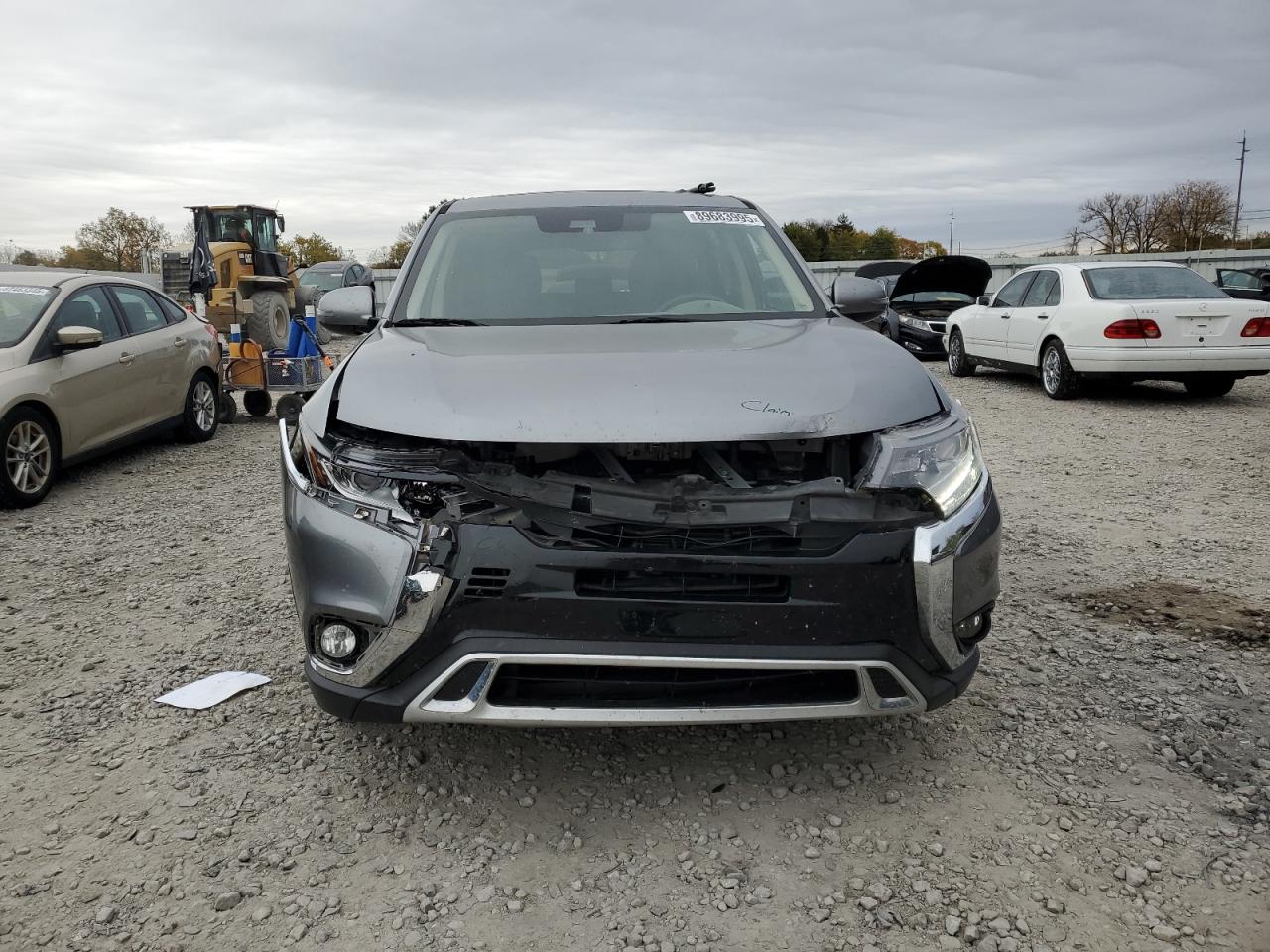 MITSUBISHI OUTLANDER SE