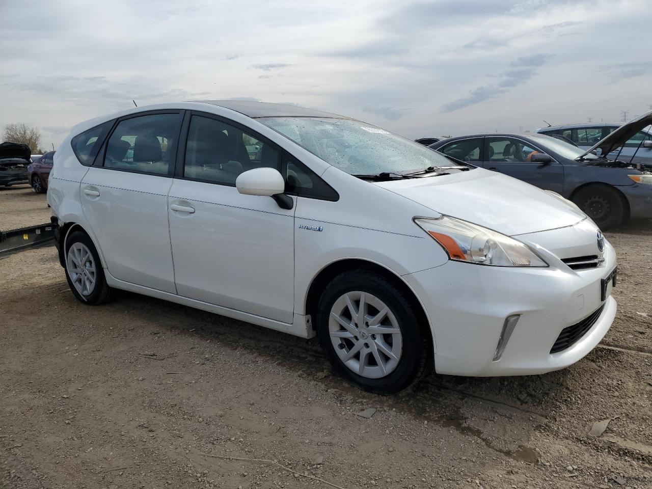 TOYOTA PRIUS V