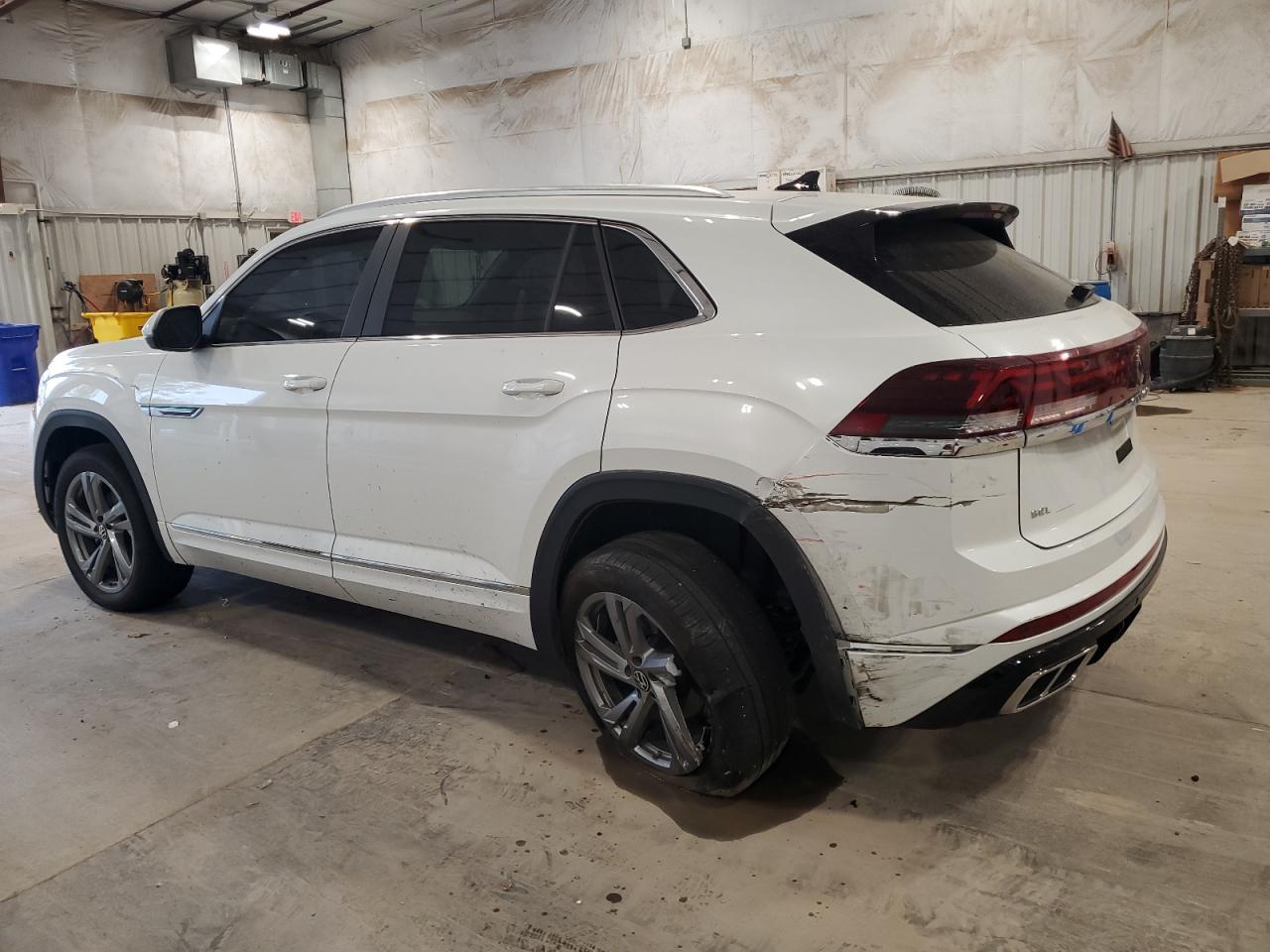 VOLKSWAGEN ATLAS CROSS SPORT SEL R-LINE