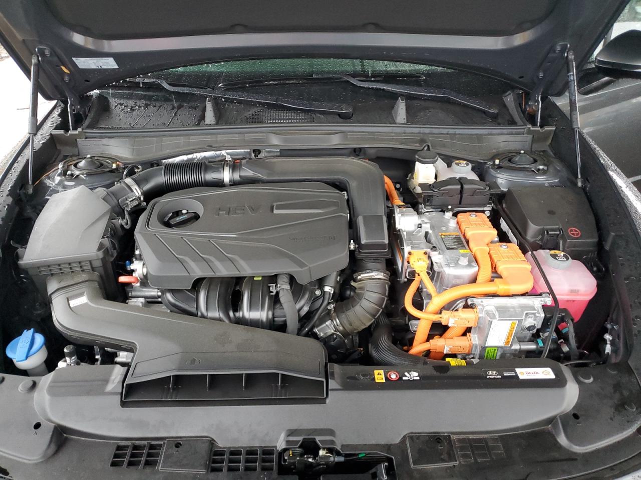 HYUNDAI SONATA HYBRID