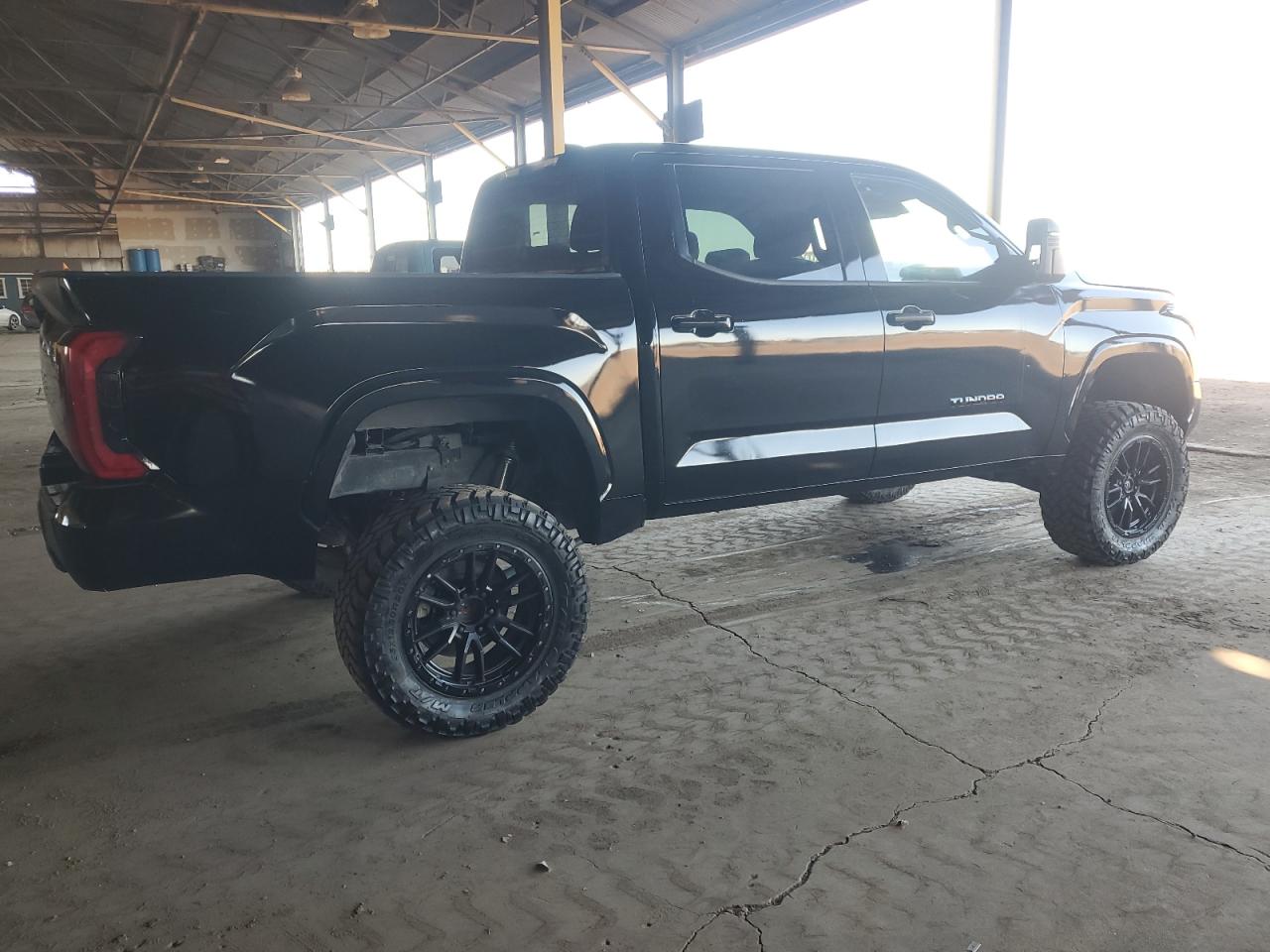 TOYOTA TUNDRA CREWMAX SR