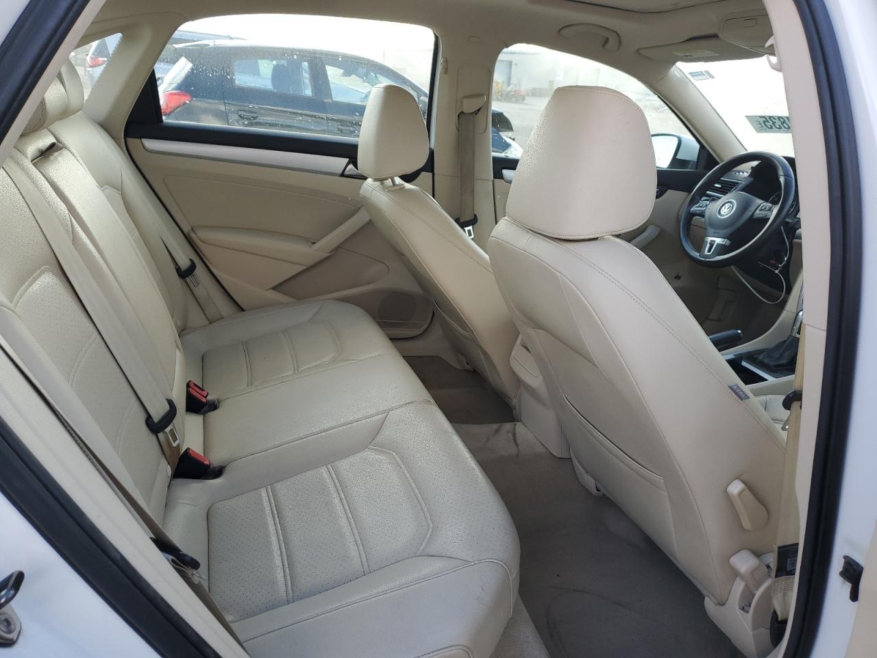 VOLKSWAGEN PASSAT SE