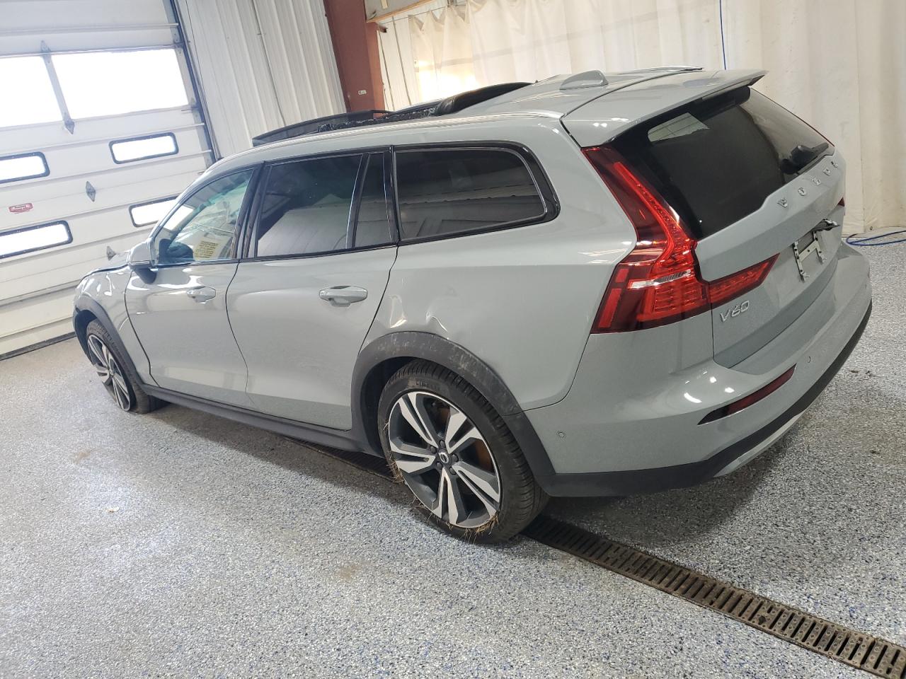 VOLVO V60 PLUS