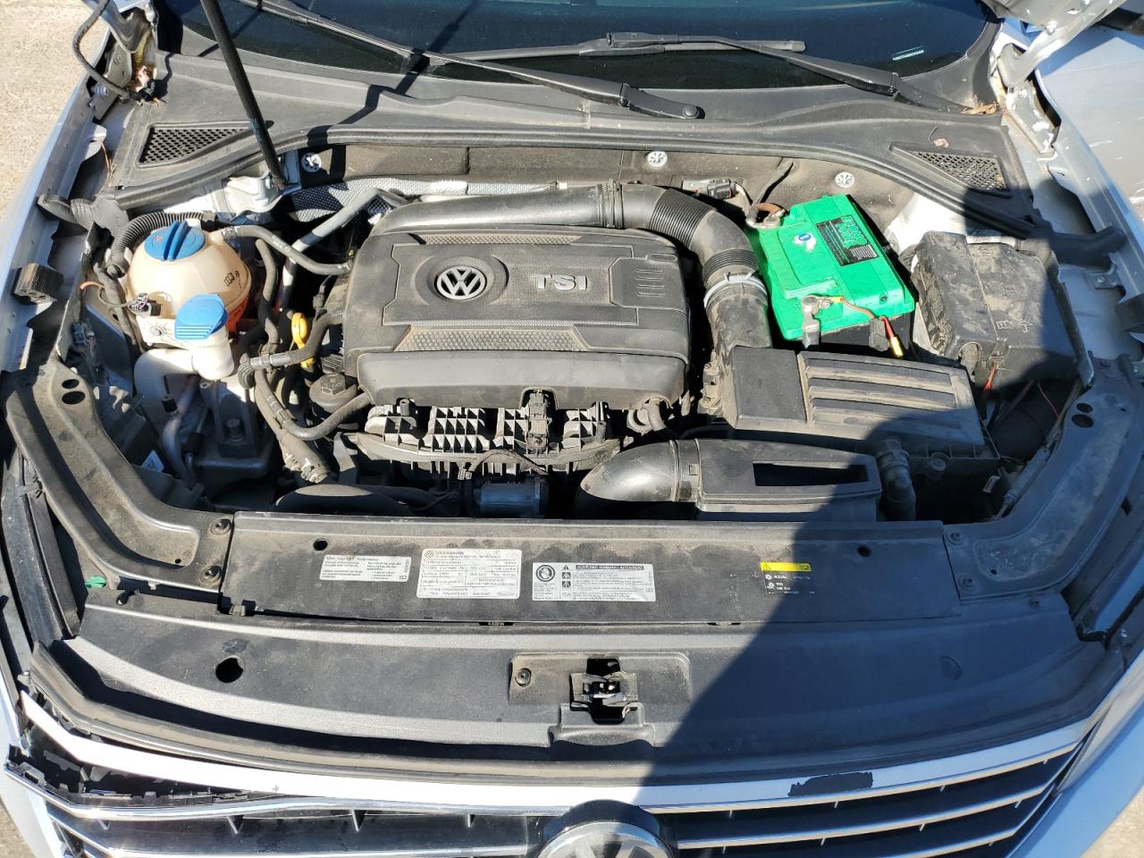 VOLKSWAGEN PASSAT SEL PREMIUM