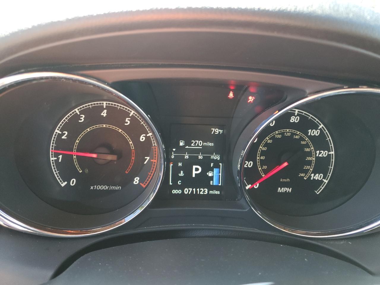 MITSUBISHI OUTLANDER SE