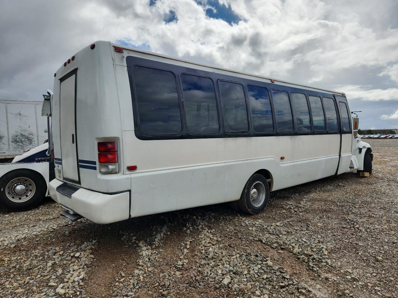 Lot #3277173947 2007 INTERNATIONAL 3000 3200