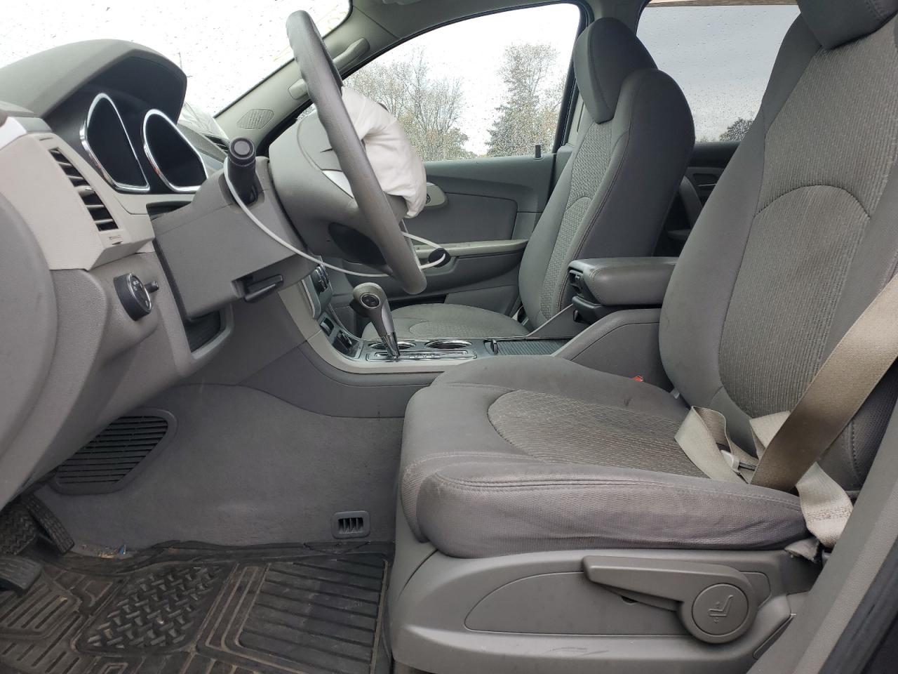 CHEVROLET TRAVERSE LS