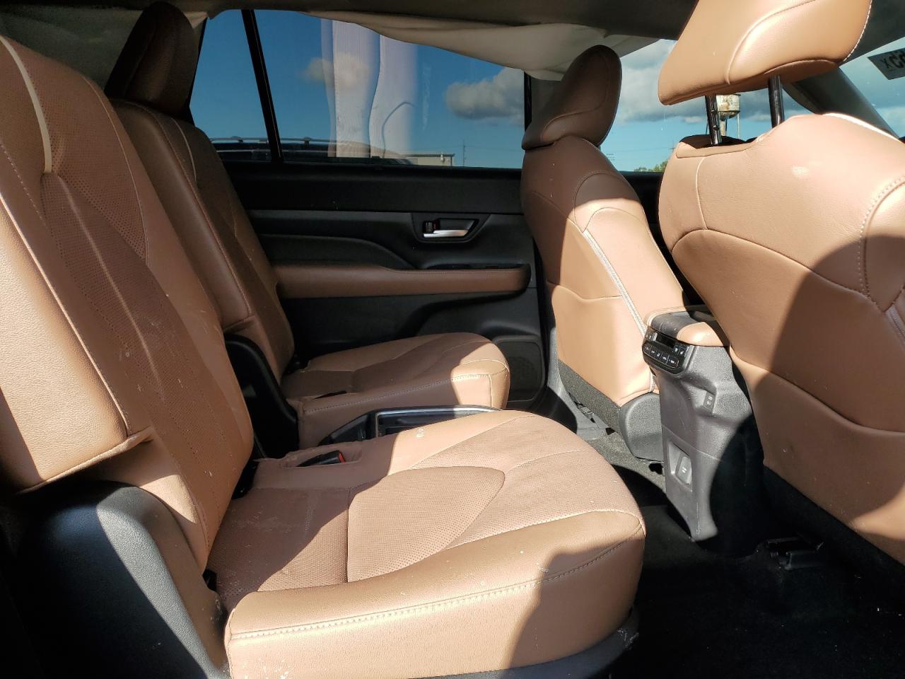 TOYOTA HIGHLANDER XLE