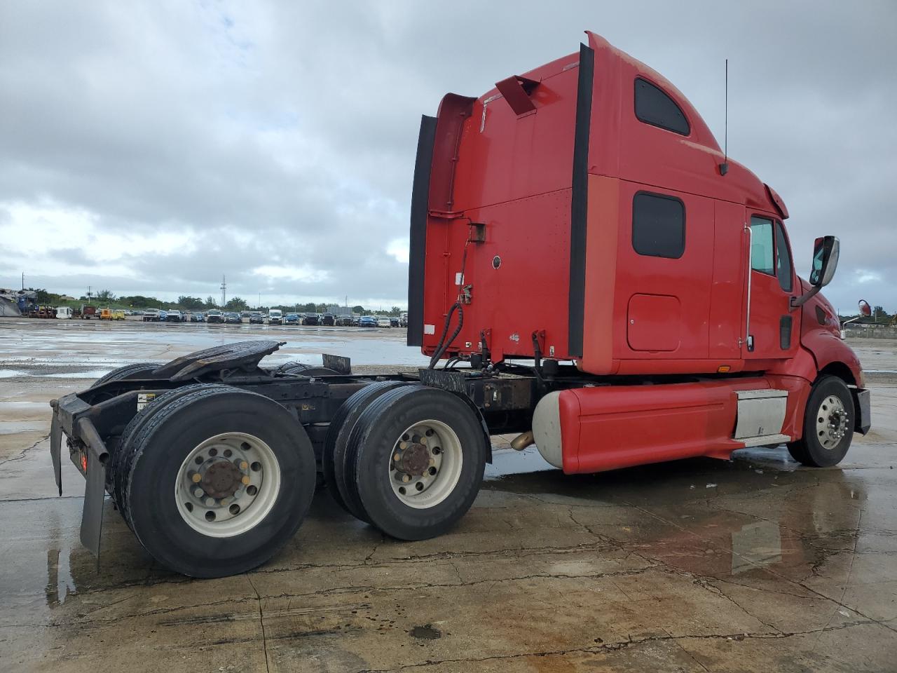 Lot #3261975469 2004 PETERBILT 387