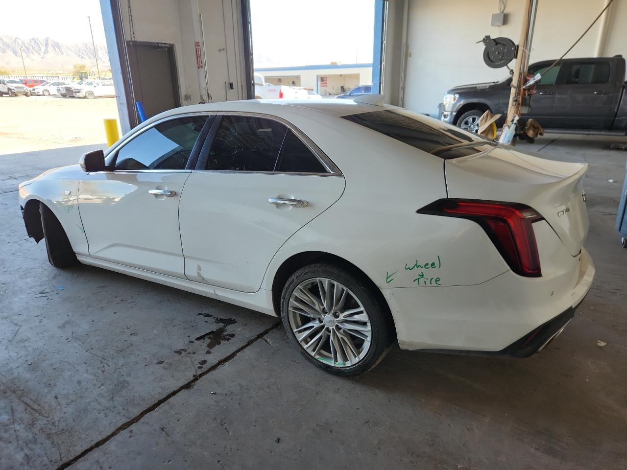 CADILLAC CT4 PREMIUM LUXURY