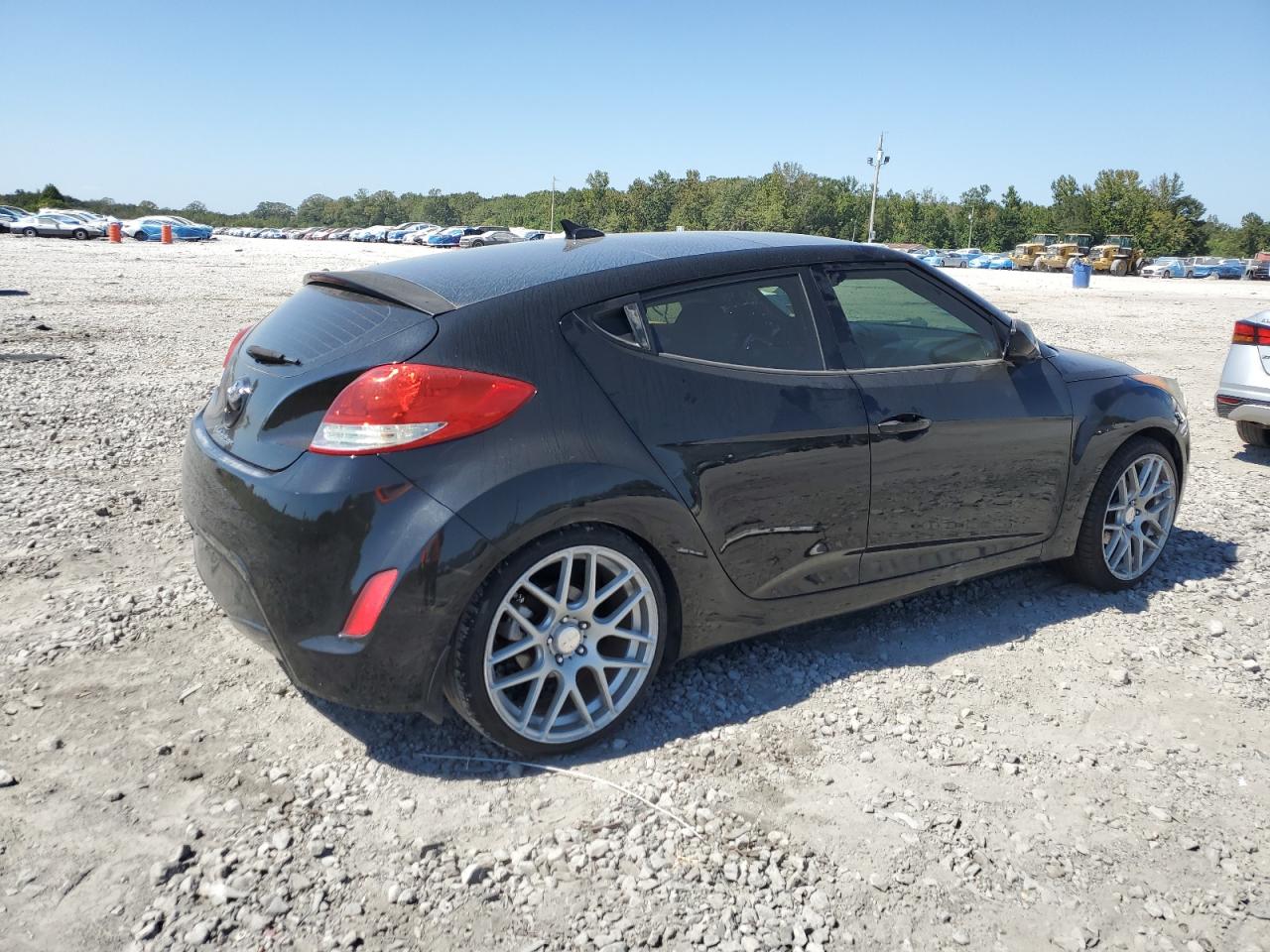 Lot #3297138495 2012 HYUNDAI VELOSTER