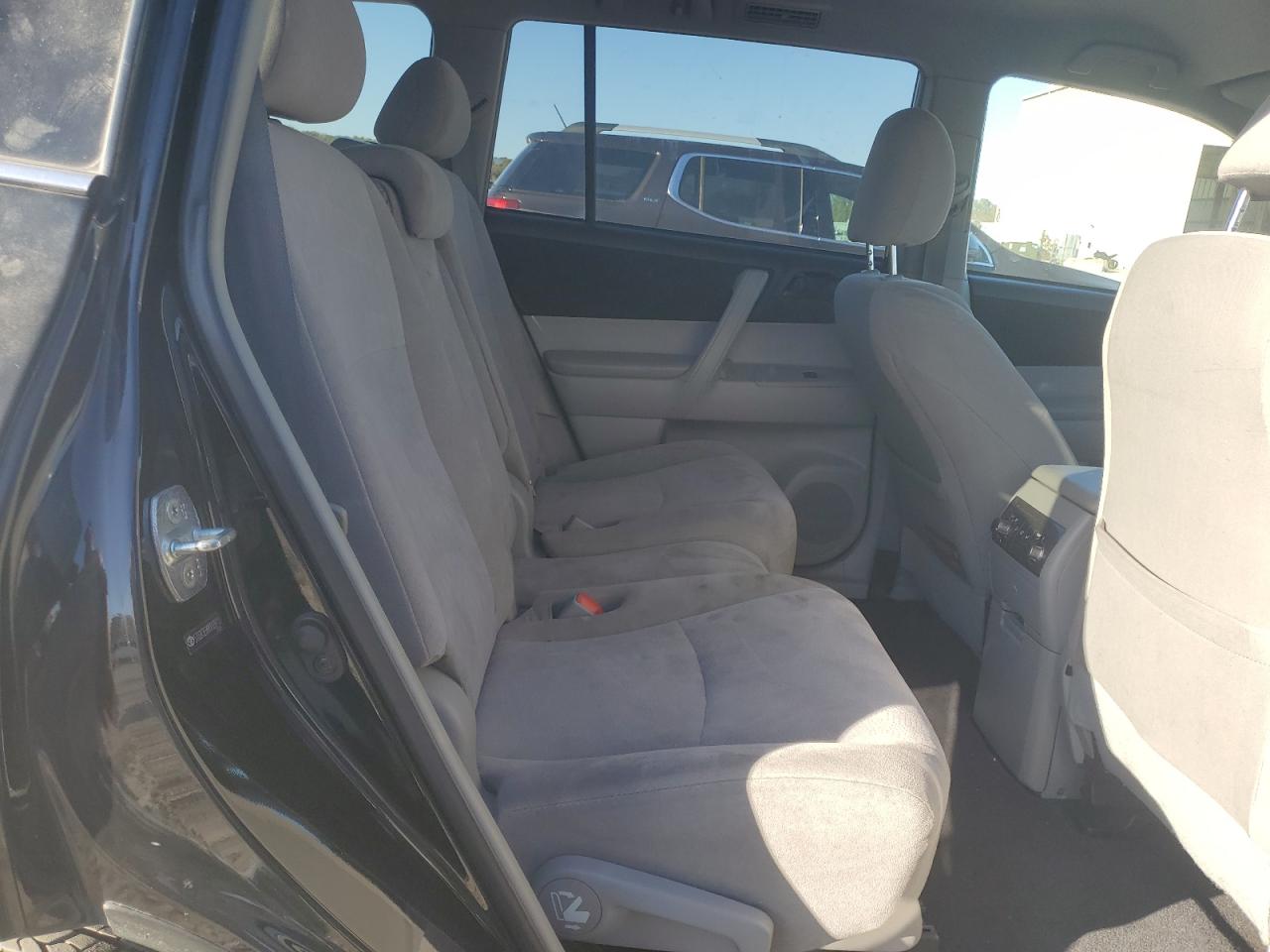 TOYOTA HIGHLANDER BASE