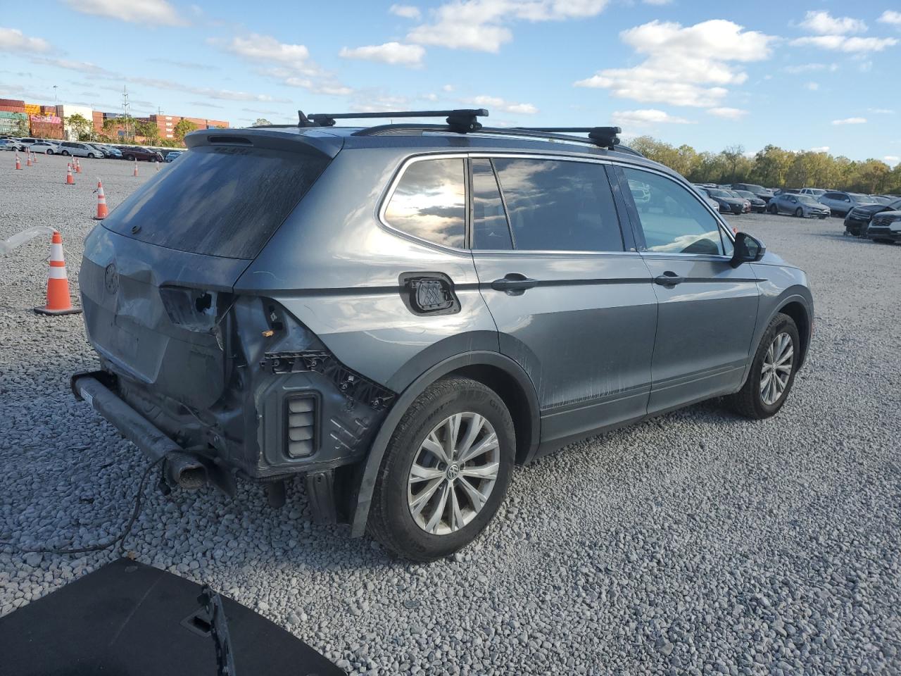VOLKSWAGEN TIGUAN SE