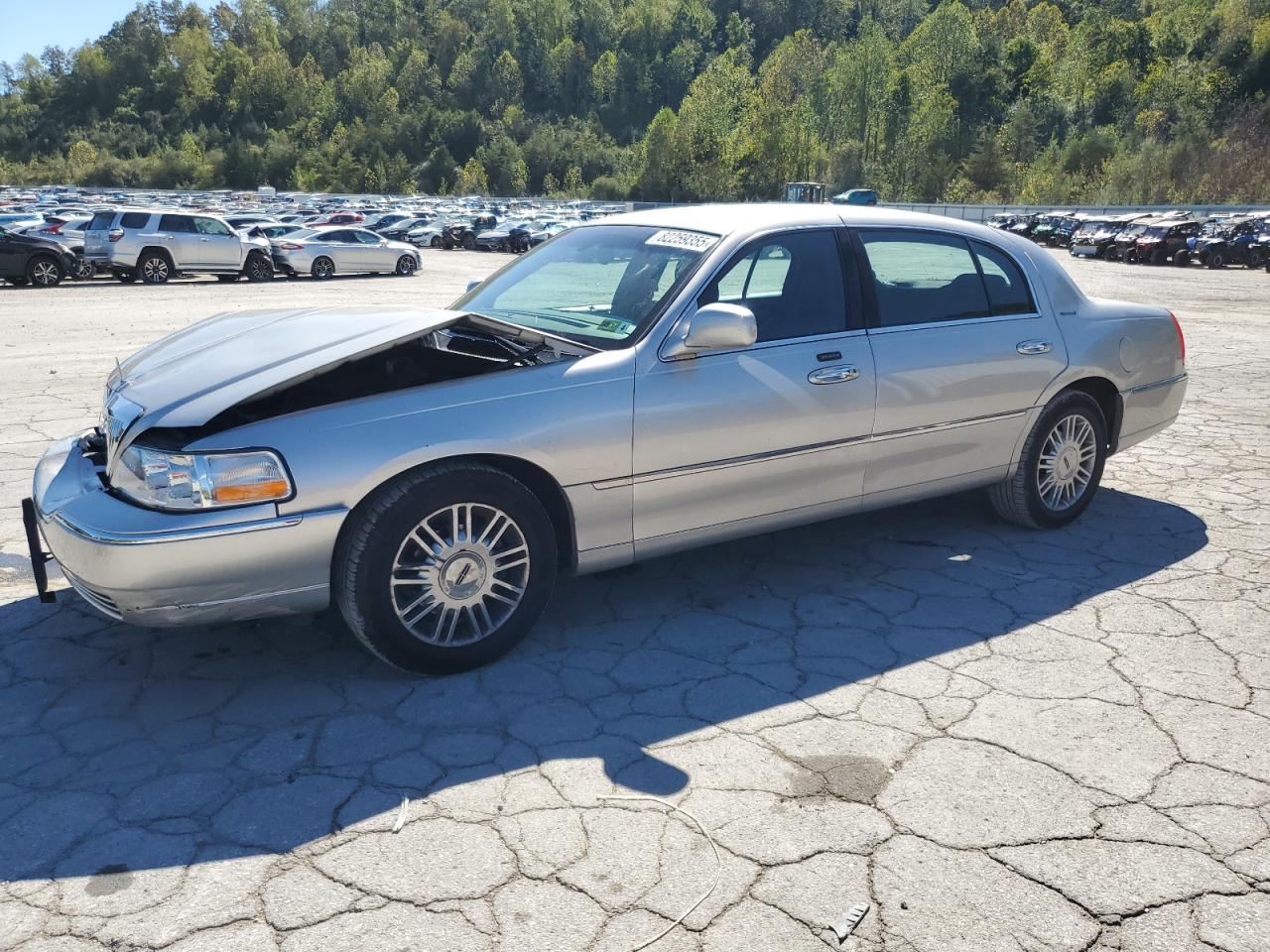LINCOLN TOWN CAR SIGNATURE LONG WHEELBASE