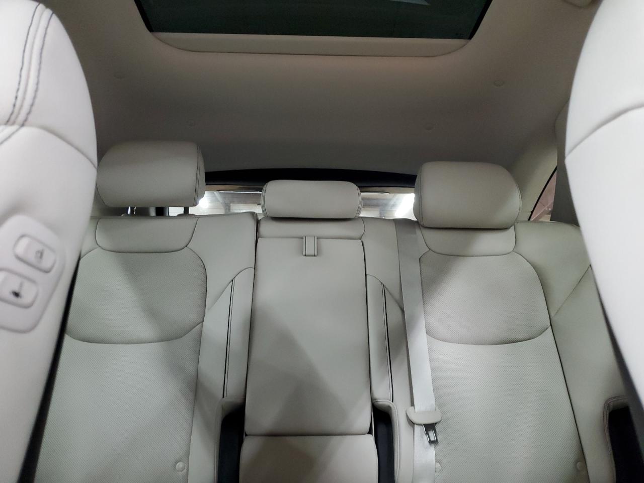 GENESIS GV70 ADVANCED