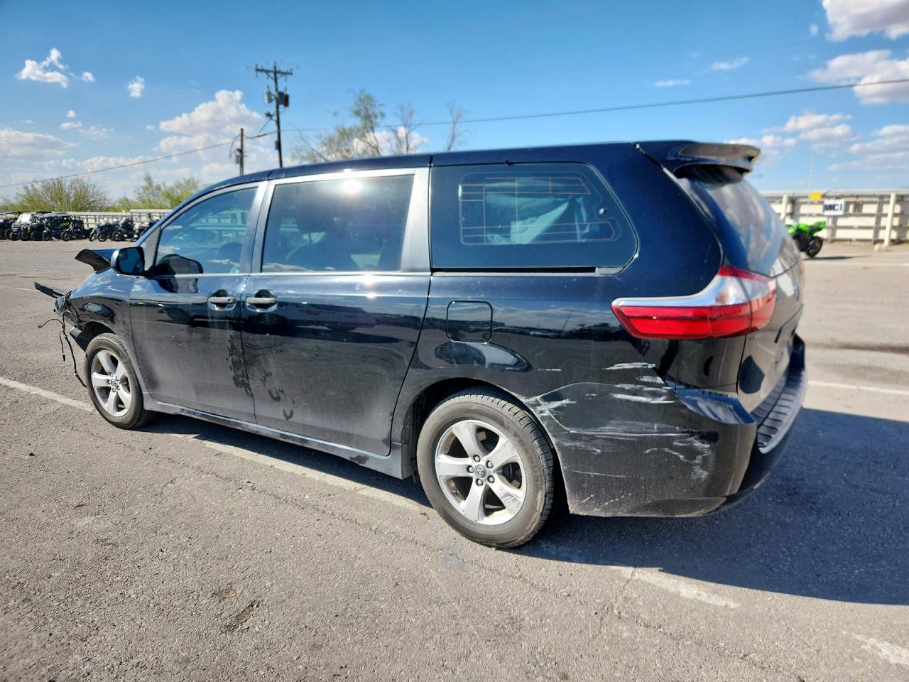 TOYOTA SIENNA L