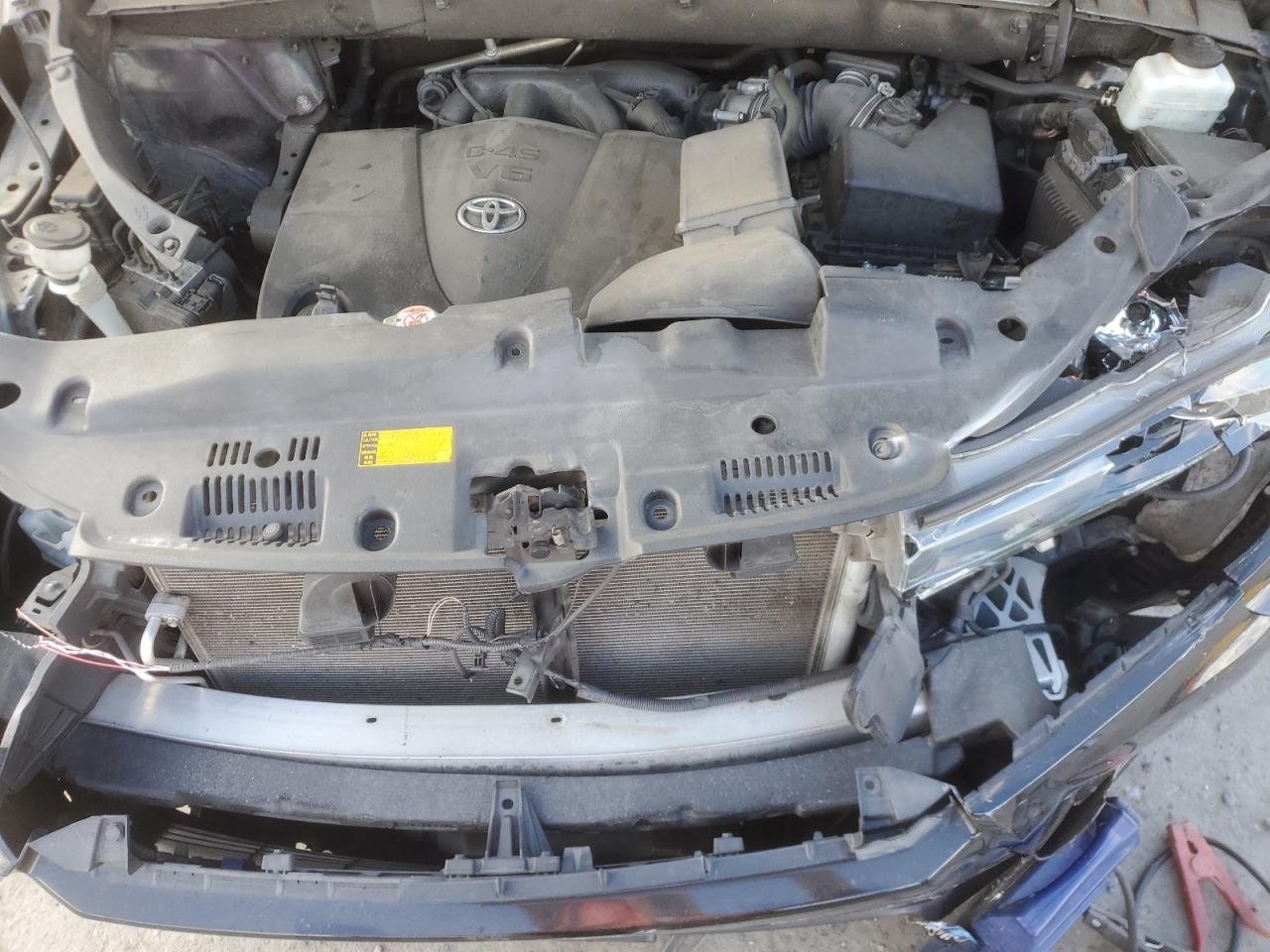 TOYOTA HIGHLANDER SE