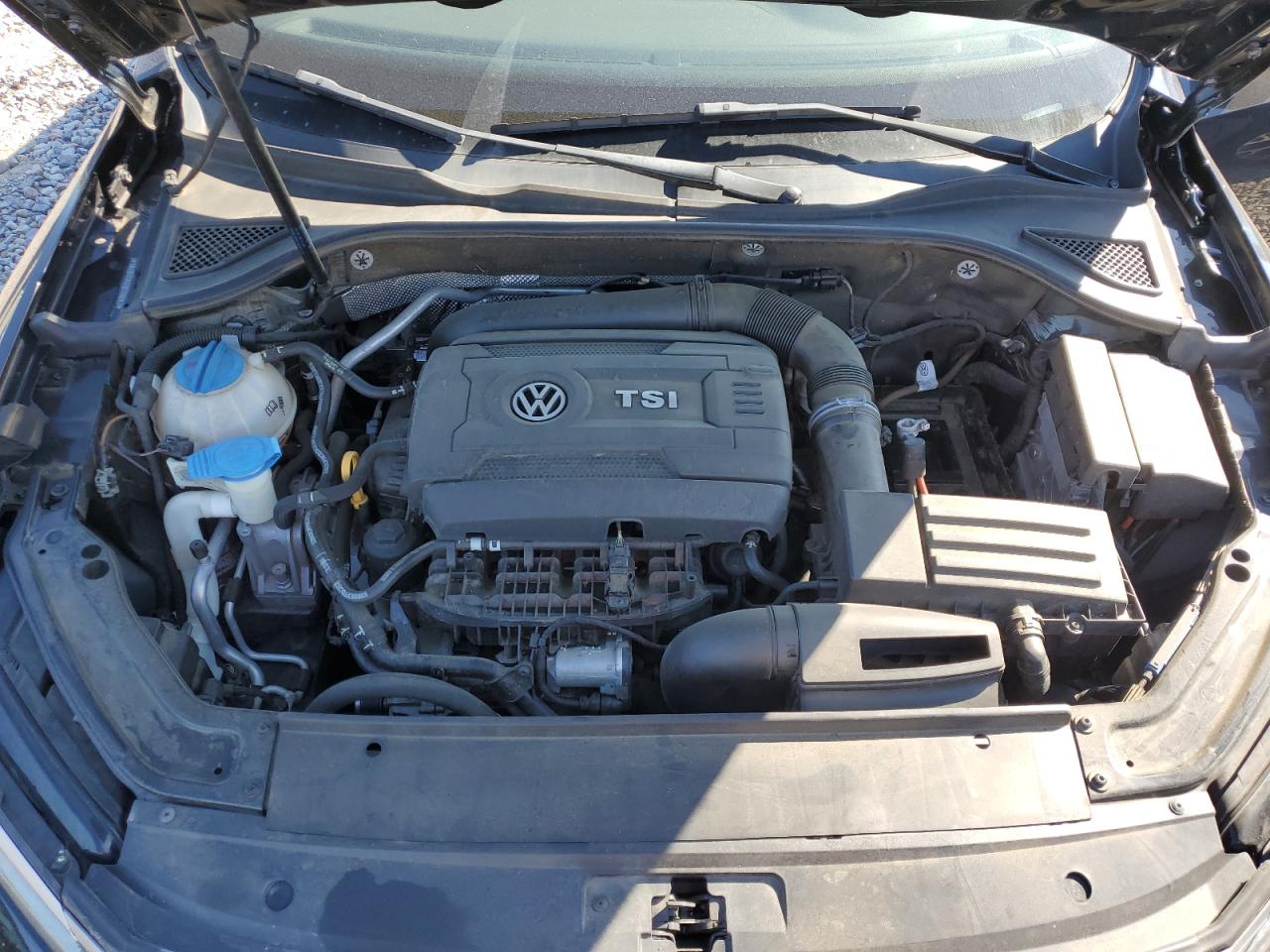 VOLKSWAGEN PASSAT SE