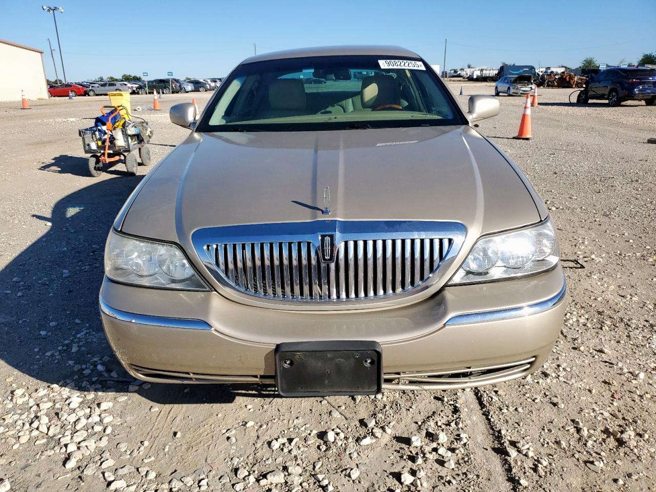 LINCOLN TOWN CAR SIGNATURE LIMITED