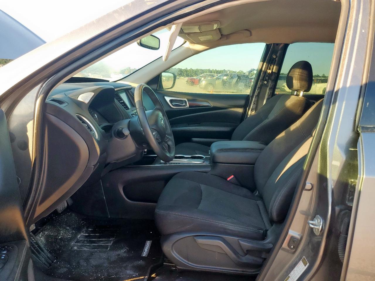 NISSAN PATHFINDER SV