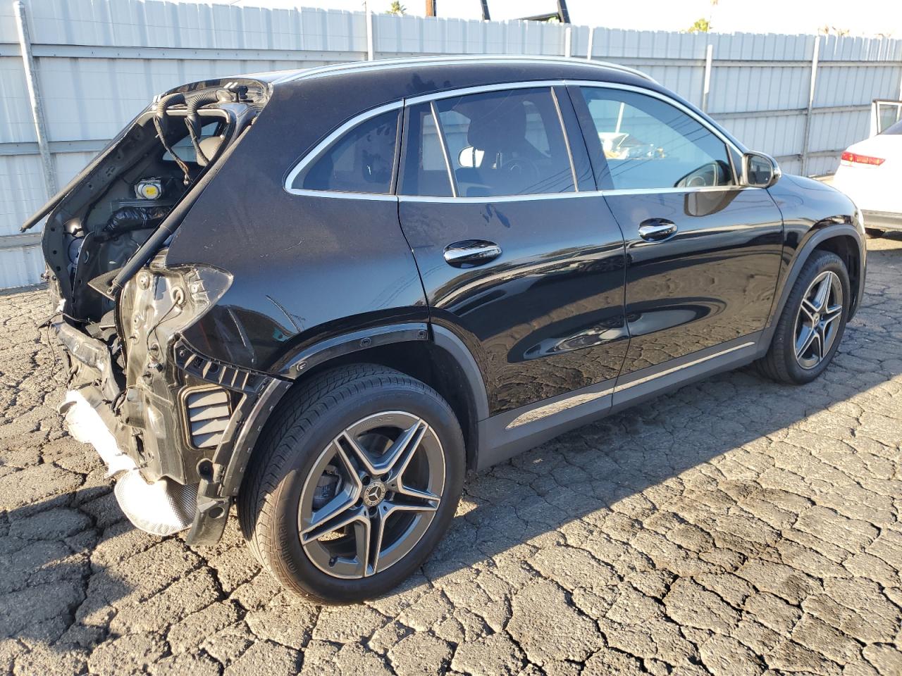 MERCEDES-BENZ GLA-CLASS 250