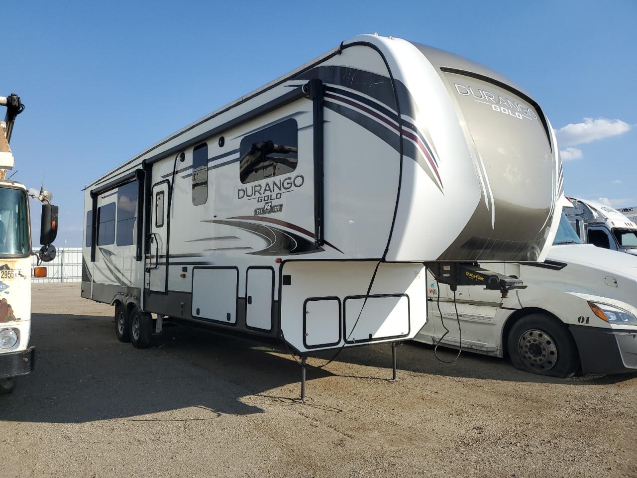 Lot #3279483301 2020 DURA 5TH WHEEL