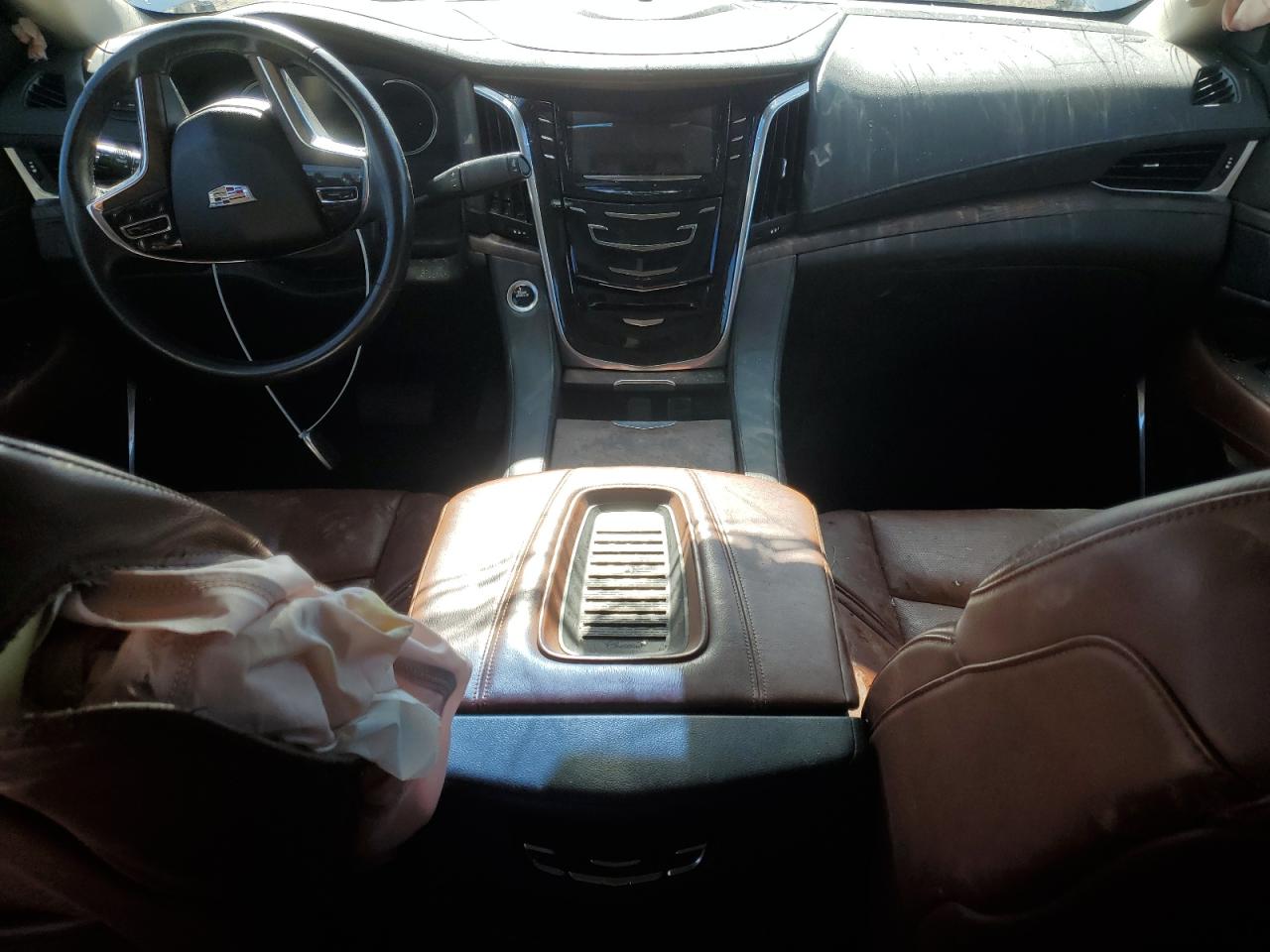 CADILLAC ESCALADE LUXURY