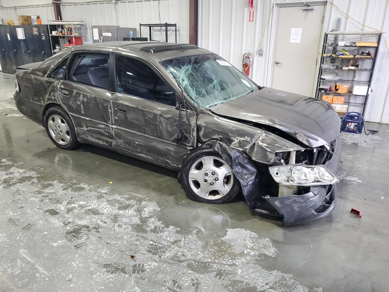 Lot #3278793646 2004 TOYOTA AVALON XL