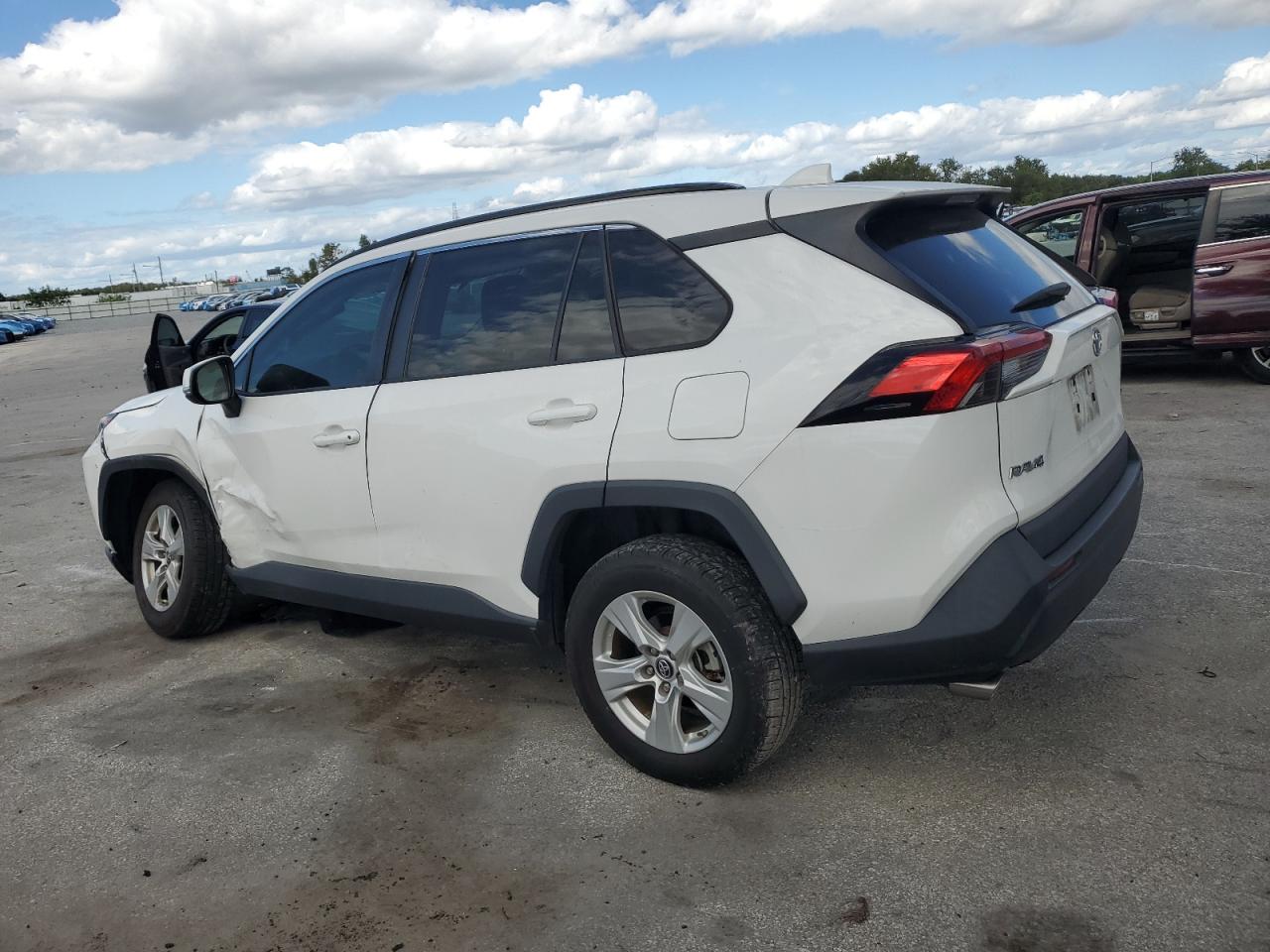 Lot #3302816916 2019 TOYOTA RAV4 XLE