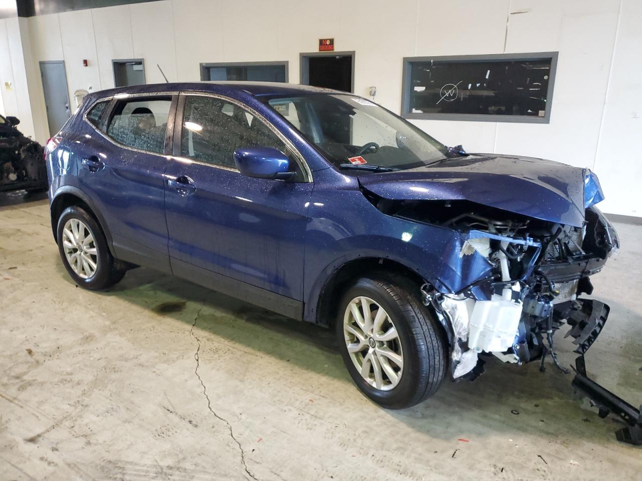 NISSAN ROGUE SPORT S