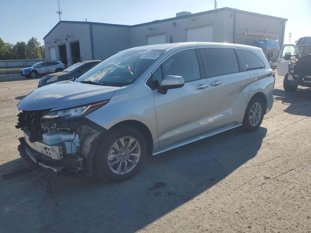 TOYOTA SIENNA XLE