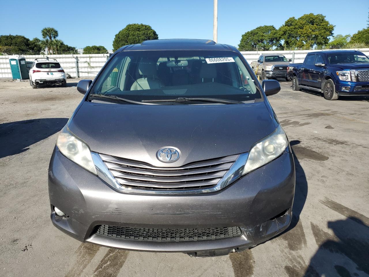 TOYOTA SIENNA XLE