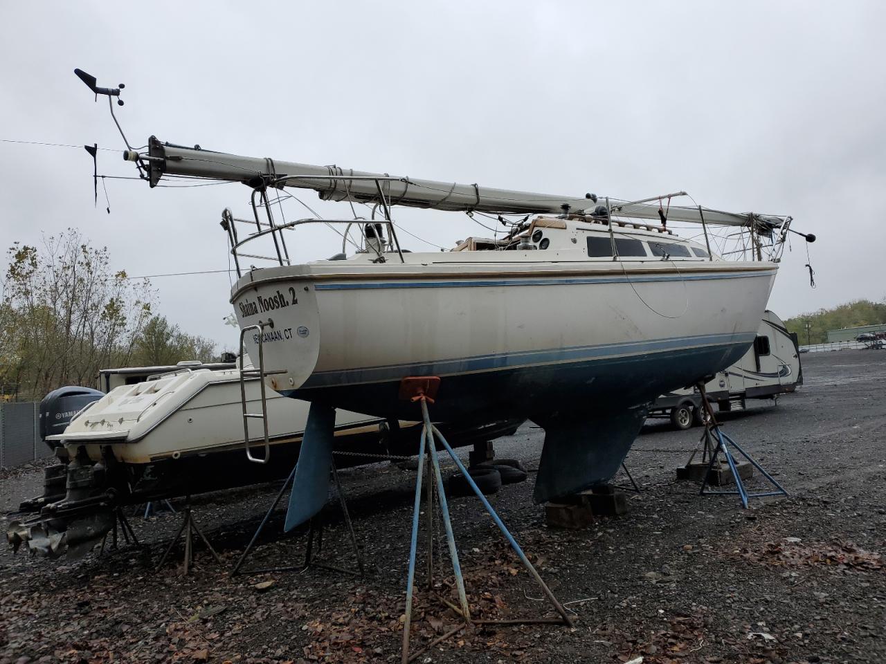 Lot #3305300319 1984 CATALINA BOAT CATALINA