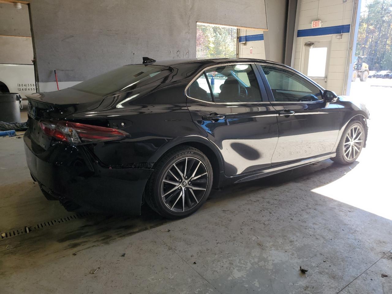 TOYOTA CAMRY SE NIGHT SHADE