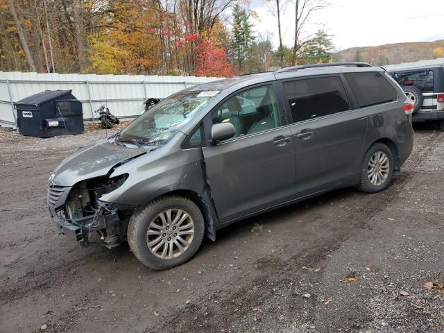 2013 TOYOTA SIENNA XLE - 5TDYK3DC5DS350956