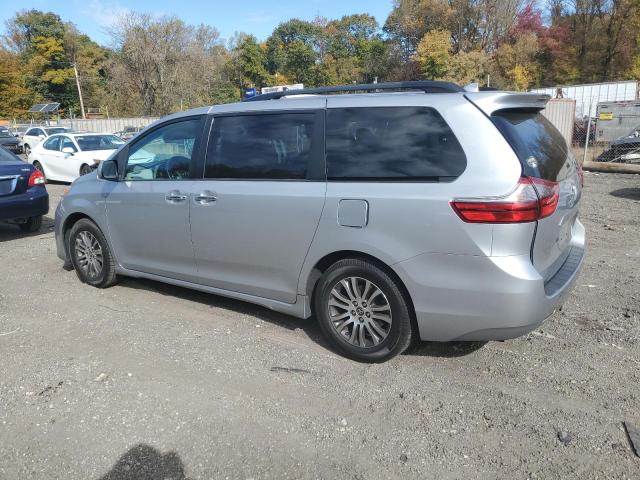 2020 TOYOTA SIENNA XLE #3305420432