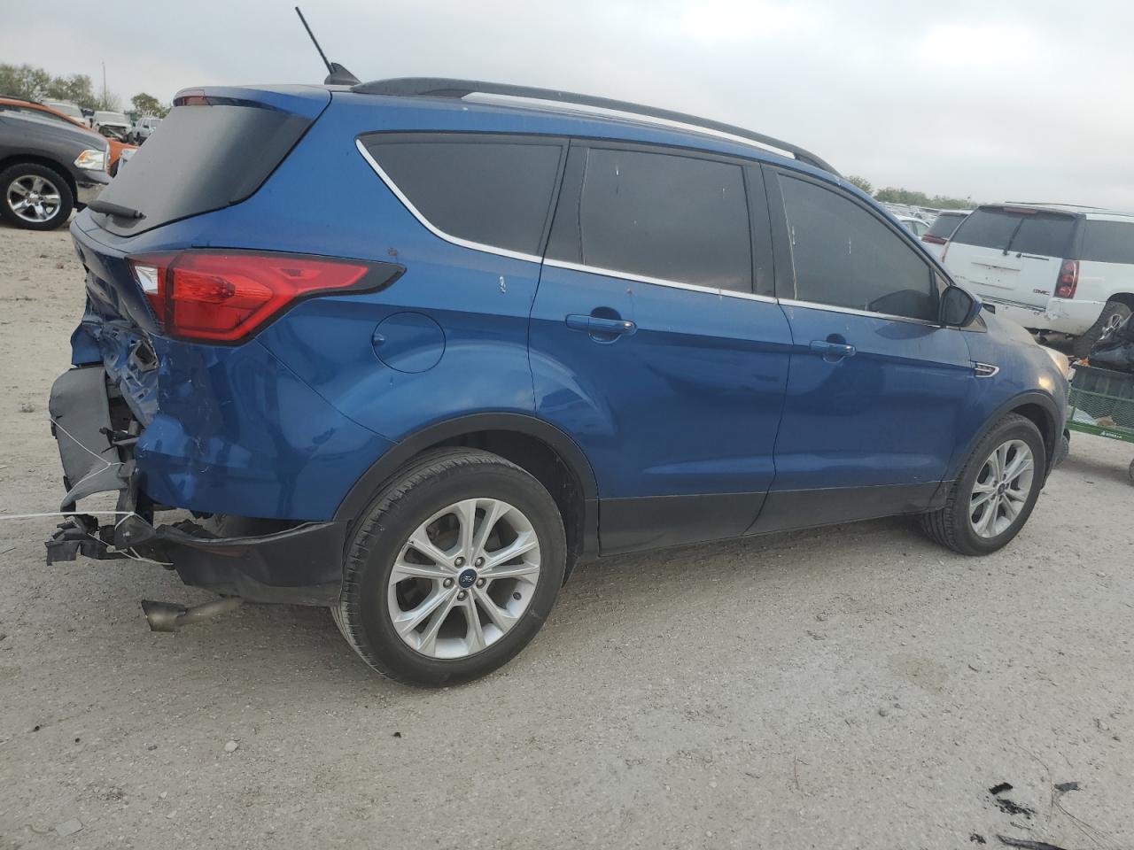 FORD ESCAPE SE