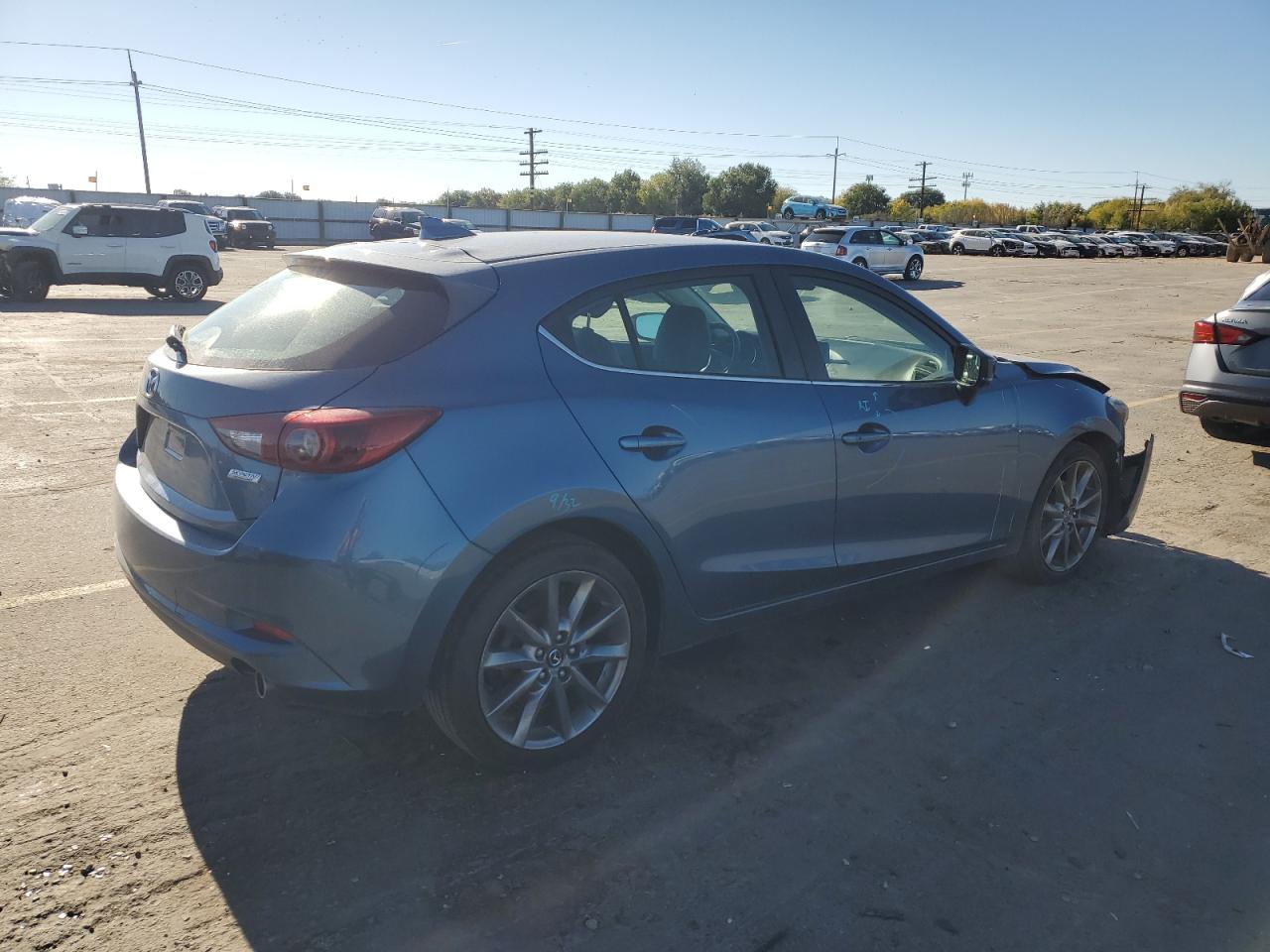 MAZDA 3 GRAND TOURING