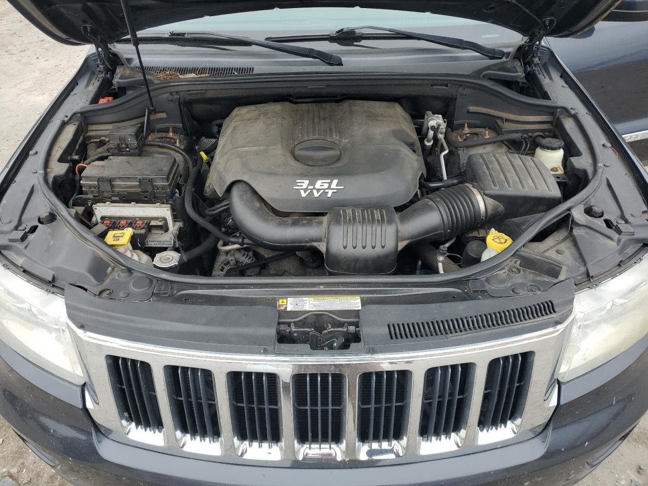 JEEP GRAND CHEROKEE LAREDO